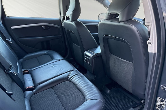 Volvo V70 11 of 23