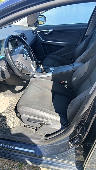 Volvo S60 2 of 3