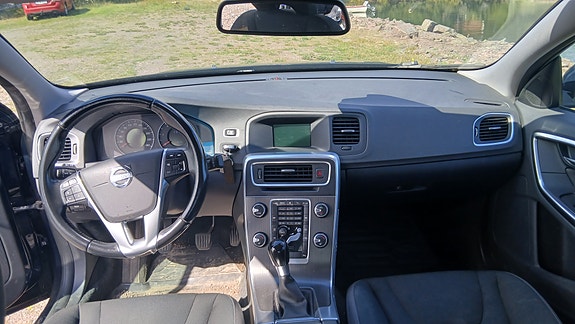 Volvo S60 3 of 3