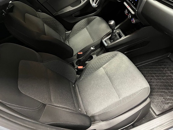 Renault Clio 8 of 16
