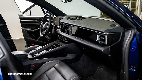 Porsche Macan 4 23 of 24