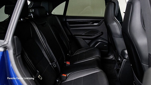 Porsche Macan 4 21 of 24