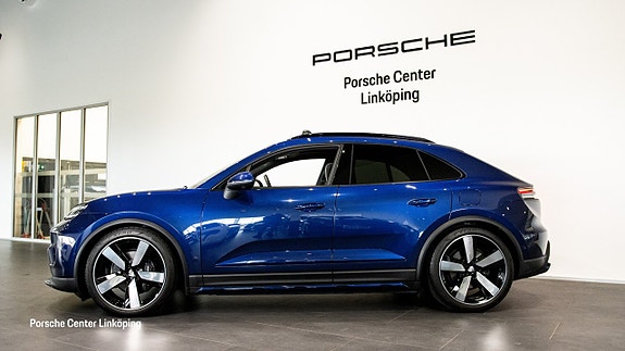 Porsche Macan 4 4 of 24