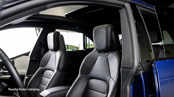 Porsche Macan 4 11 of 24