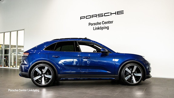 Porsche Macan 4 3 of 24