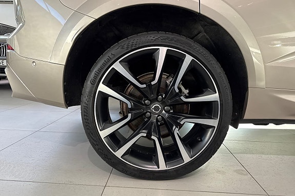 Volvo XC60 17 of 25