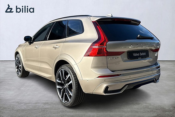Volvo XC60 2 of 25