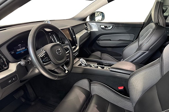 Volvo XC60 14 of 25