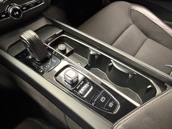 Volvo XC60 14 of 22