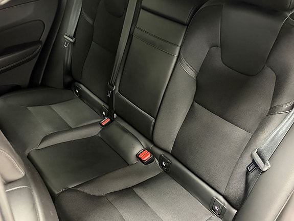 Volvo XC60 16 of 22
