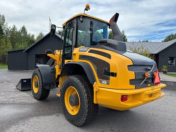 Hjullastare Volvo L45G - Skopa + Gafflar 3 of 5