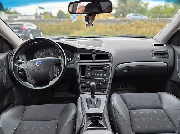Volvo V70 8 of 11