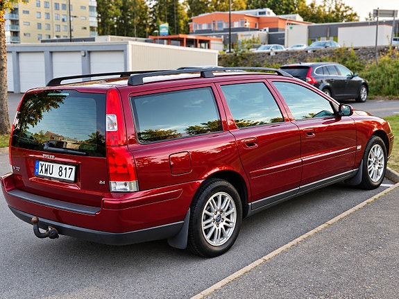 Volvo V70 3 of 11