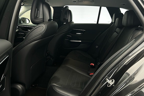 Mercedes-Benz C300 e 13 of 26