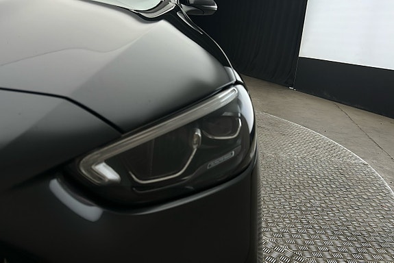 Mercedes-Benz C300 e 11 of 26