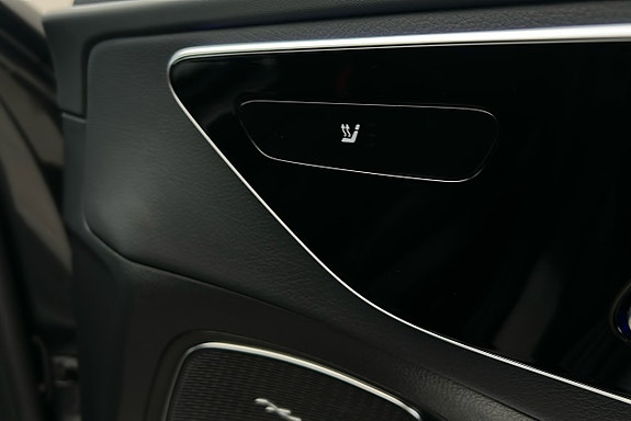 Mercedes-Benz C300 e 22 of 26