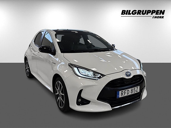 Toyota Yaris 3 of 17
