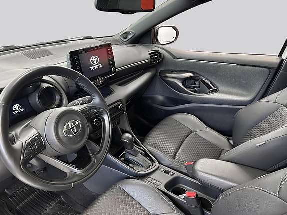 Toyota Yaris 15 of 17