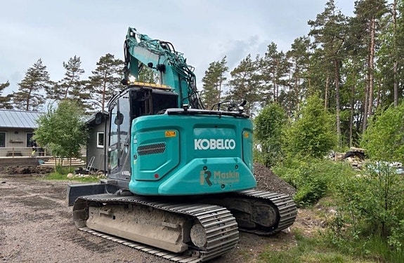 Kobelco SK140 SRLC-7 2 of 5
