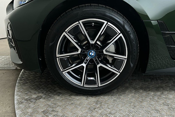 BMW i4 12 of 26