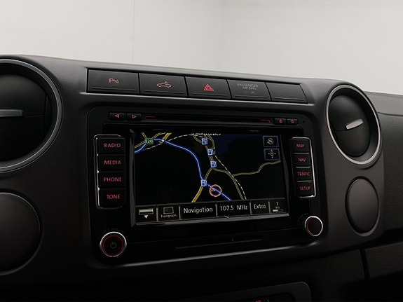 Volkswagen Amarok 24 of 30