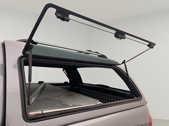 Volkswagen Amarok 15 of 30