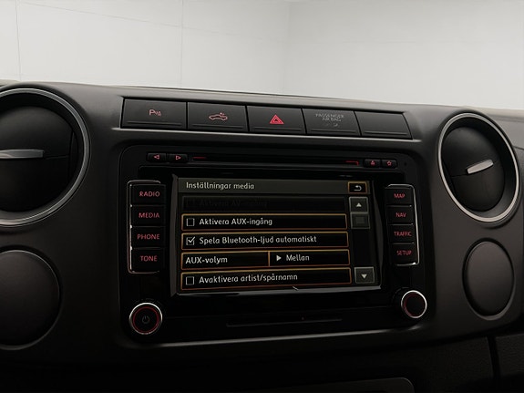 Volkswagen Amarok 25 of 30