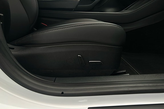 Tesla Model 3 16 of 25