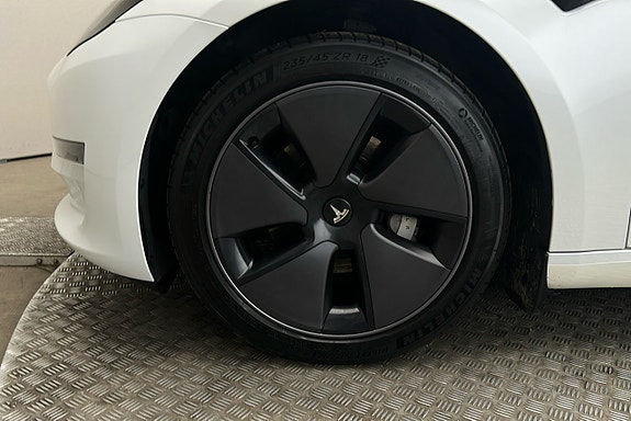 Tesla Model 3 11 of 25