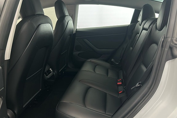 Tesla Model 3 12 of 25