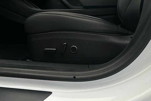 Tesla Model 3 15 of 25