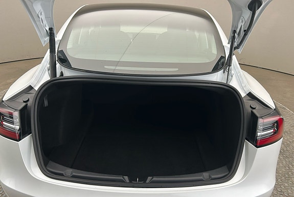 Tesla Model 3 13 of 25