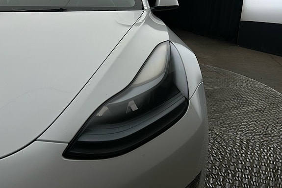 Tesla Model 3 10 of 25