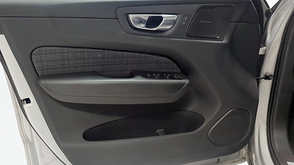 Volvo XC60 11 of 11