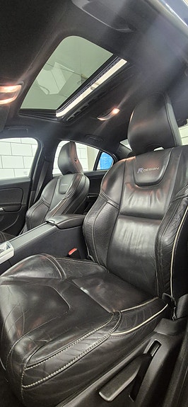 Volvo S60 8 of 9