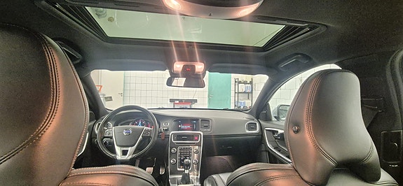 Volvo S60 7 of 9