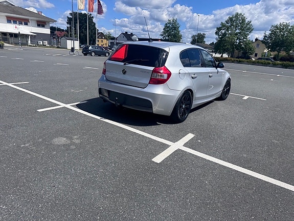BMW 120d 2 of 8