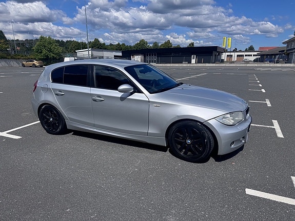BMW 120d 3 of 8