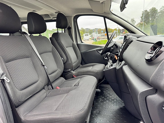 Opel Vivaro 5 of 8