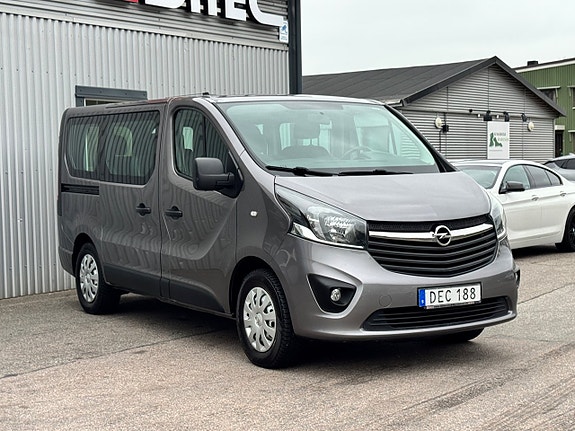 Opel Vivaro 3 of 8