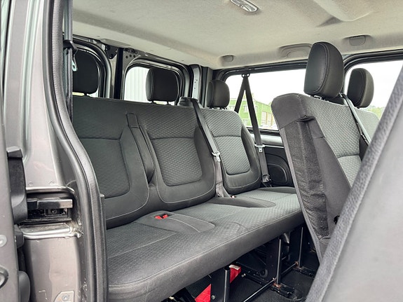 Opel Vivaro 7 of 8