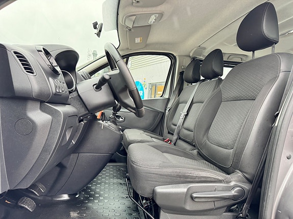 Opel Vivaro 8 of 8