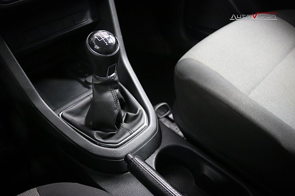 Volkswagen Caddy 15 of 24