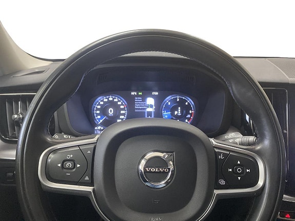 Volvo XC60 17 of 30