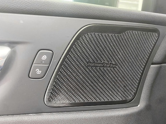 Volvo XC60 27 of 30