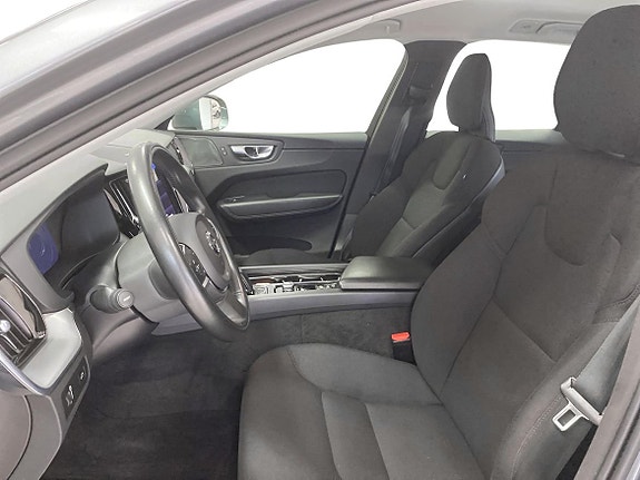 Volvo XC60 11 of 30