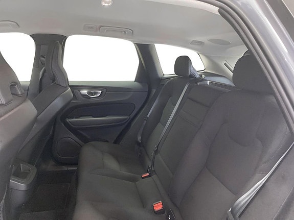 Volvo XC60 14 of 30