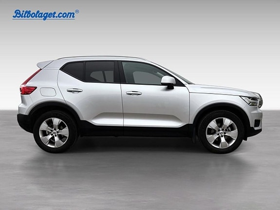 Volvo XC40 6 of 18