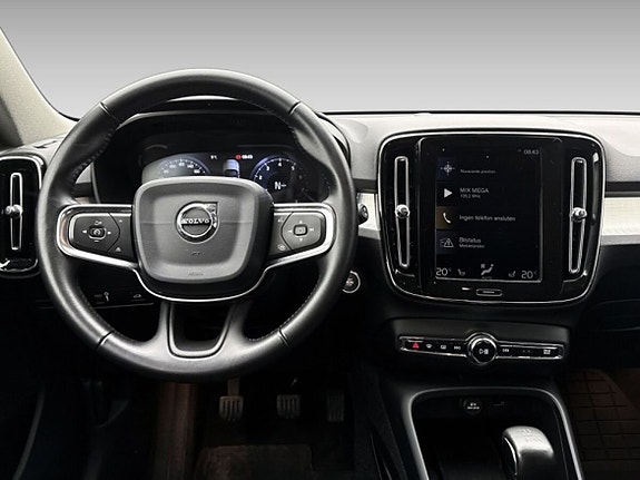 Volvo XC40 16 of 18