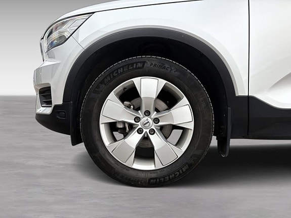 Volvo XC40 10 of 18